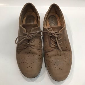 BOC Born Concept  Brown Lace Up Size 9.5 M